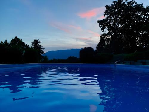 Luino Apartment | Appartamento in residence con piscina