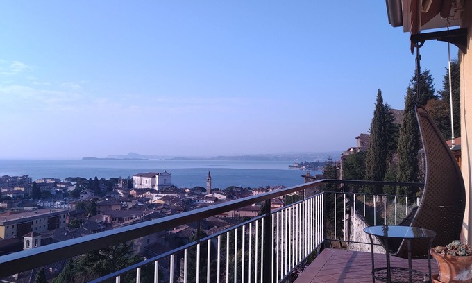 Toscolano Maderno Apartment | Appartamento Moderno, Vista Lago Meravigliosa, a Pocchi Passi dal Lago e Centro