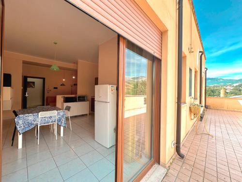 Torre de' Passeri Apartment | Appartamento La Via Roma