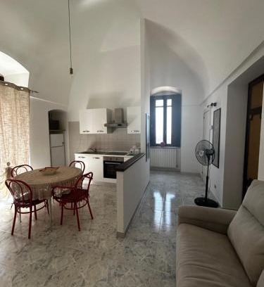 Mottola Apartment | Appartamento storico in centro