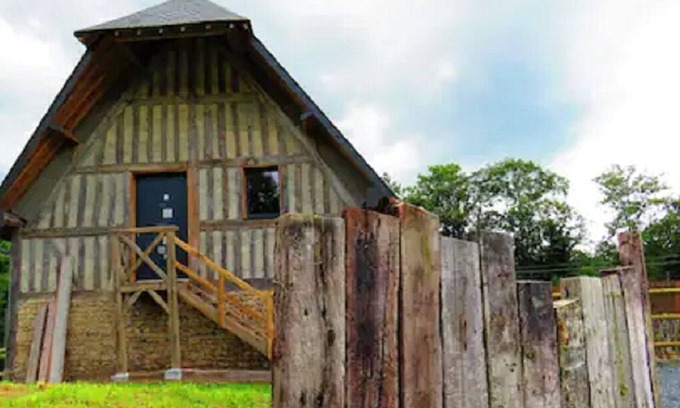 Barneville-la-Bertran Apartment | Appartement au Calme Entre Terre et Mer