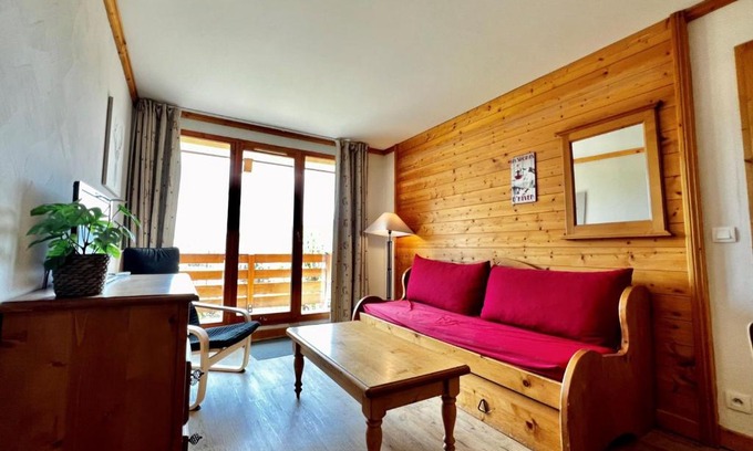Notre-Dame-de-Bellecombe Apartment | Appartement cosy 6 personnes avec piscine et parking au centre du village - FR-1-505-96