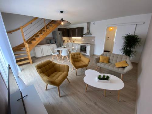 Saint-Julien-les-Villas Apartment | appartement maison en duplex 80m² jardin terrasse