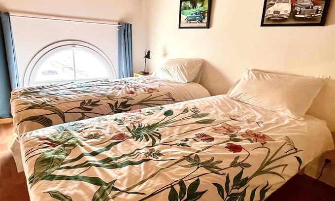 Saint-Palais-sur-Mer Apartment | Appartement Refait à Neuf Centre Ville 300 m de la mer au Pied du Marché