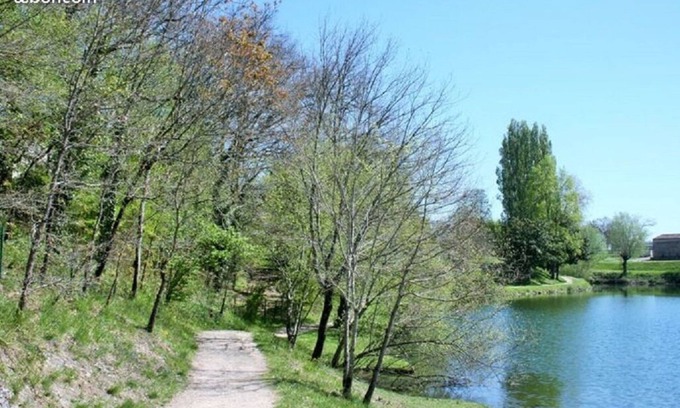 Monflanquin Apartment | Appartement 2 Pièces - 4/5 Personnes - Piscine Chauffée - Lac