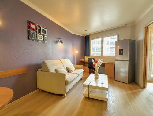 Faubourg de l'Arche Apartment | Appartement 2P Balcon proche La Defense Arena Parking Gratuit