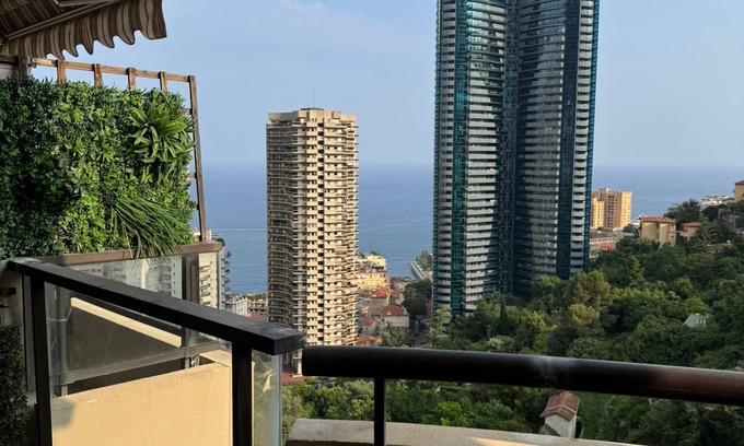 Beausoleil Apartment | Appartement 3 pièces a Beausoleil vue imprenable sur la Principauté de Monaco.