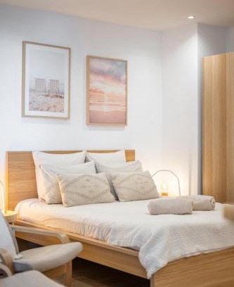 Cros-de-Cagnes Apartment | Appartement bord de mer « La Petite Ma-Line »