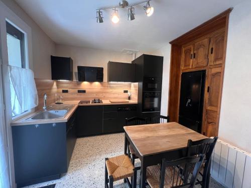 Le Poet Apartment | Appartement calme avec jardin dans maison