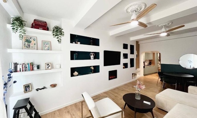 Hyeres City Centre Apartment | Appartement Coeur du Centre Historique, Départ Idéal Visites et Restaurants !