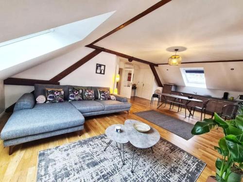 Bitche Apartment | Appartement confortable à Bitche avec jacuzzi, 100 m².