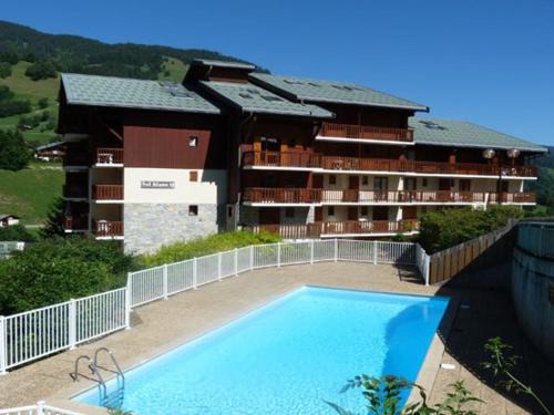 Areches Apartment | Appartement cosy 2-4 pers, cœur de village, proche pistes, piscine l'été - FR-1-342-207