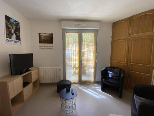 Cauterets Apartment | Appartement cosy Cauterets, télécabine, parking, Wi-Fi, 4 pers - FR-1-812-79