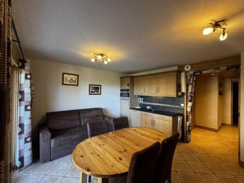 Les Carroz-d'Araches Apartment | Appartement cosy 6 personnes avec garage, terrasse et wifi au cœur du village, proche pistes et commerces - FR-1-572-251