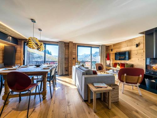 Les Gets Apartment | Appartement de Charme 4* au Centre des Gets - Accès Direct aux Pistes de Ski - FR-1-598-28