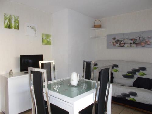 Barbotan-les-Thermes Apartment | Appartement T2 avec Wifi, proche thermes et lac - FR-1-841-35