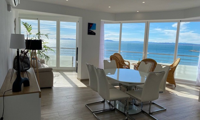 Santa Margarida Apartment | Appartement L'odyssée vue mer
