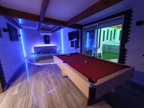 Espondeilhan House | Appartement Le Secret Spa billard sensualité