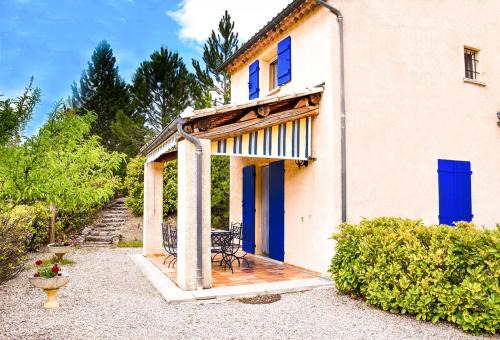 La Roche-sur-le-Buis Apartment | Appartement moderne à La Roche-sur-le-Buis, avec piscine.