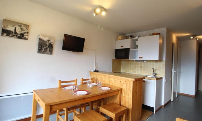 Lanslevillard Apartment | Appartement pour 4 personnes avec balcon, proche des pistes à Val Cenis Le Haut - FR-1-508-133