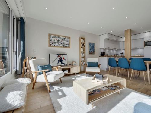Tignes le Lac Apartment | Appartement rénové et lumineux à Tignes le Lac, proche des pistes et commodités - FR-1-641-10