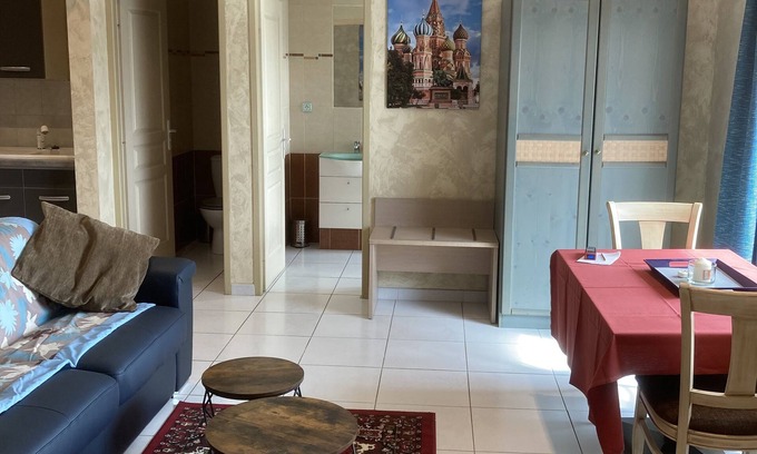 Caumont-sur-Durance Apartment | Appartement « Saint-petersbourg » à Avignon