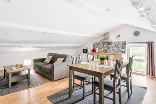 Saint-Galmier Apartment | Appartement sous combles - vieille batisse proche centre ville