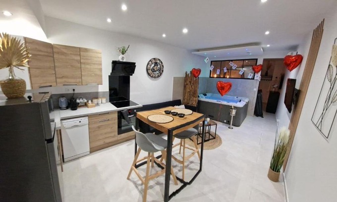 Monteux Apartment | Appartement - Spa