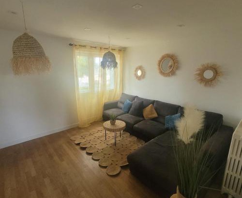 Poussots Apartment | Appartement standing proche centre rocade PARC colombiere wifi