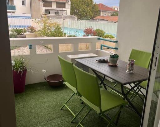 Frontignan Apartment | Appartement T2 centre ville.