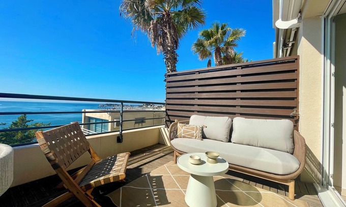 Bandol Apartment | Appartement T2, Vue Mer, Piscine, Clim, Parking