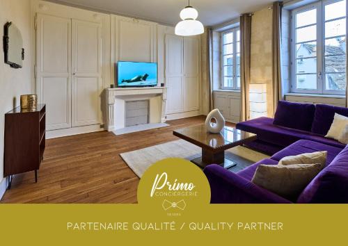 Nevers Apartment | Appartement Vivier - les suites du palais, parking privé, vue cathédrale,2 chambres, by PRIMO C0NCIERGERIE