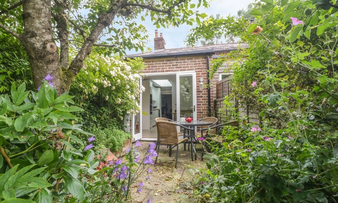 Shillingstone Cottage | Apple Tree Cottage