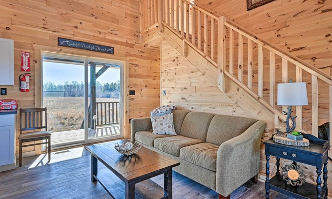 Applegate Cabin | Applegate Cabin w/ Deck ~ 2 Mi to Lake Huron!