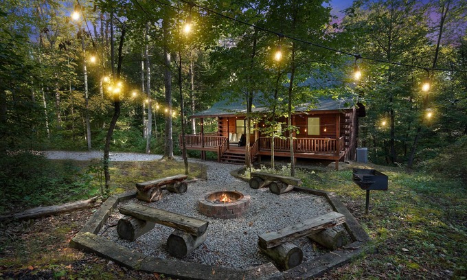 Logan Cabin | Applewood Lodge | Hocking Hills