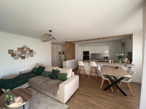 Grenade-sur-Garonne Apartment | Appt entier 85m2 avec 2 chambres dont 1 suite parentale 1 bureau 1 canapé lit piscine