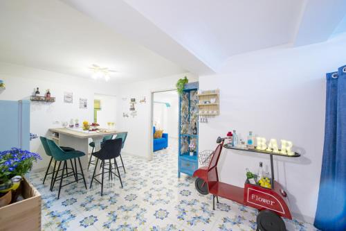 Praiano Apartment | Apt 200mt from the beach,parking
