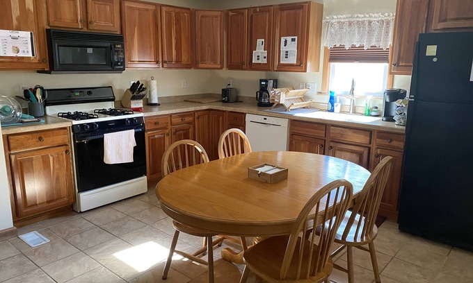 Auburn Apartment | Apt. Clean, comfy, close to downtown