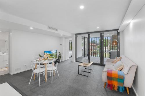 Upper Mount Gravatt Apartment | Apt Near Garden City&3km to QSAC