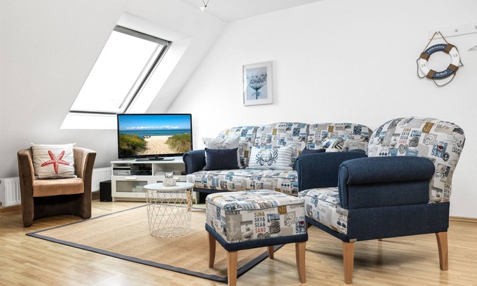 Insel Poel Apartment | Apt. Sommerwiese - Cozy upper floor apartment in Weitendorf.