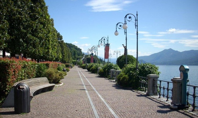 Intra Apartment | Apt with terrace and parking in centre of Intra, a few steps from Lake Maggiore