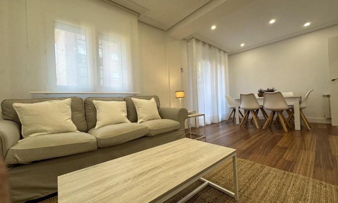 San Sebastian Apartment | Apto reformado a 20 mins de la playa