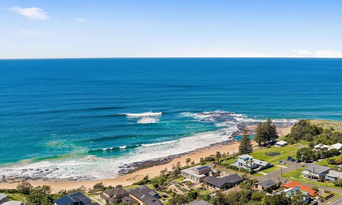 Wombarra House | 'Aqua Inala' - steps from Wombarra Beach and Rockpool