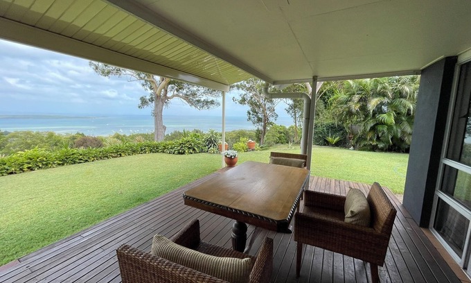 Dunwich House | Aqua - Straddie’s Best View: Bay, Brissy & Beyond!