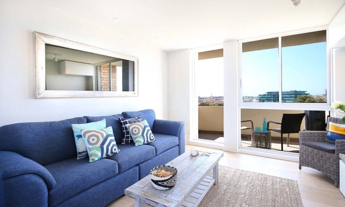 Bondi Beach Apartment | Aqua Vista Getaway - Walk to Bondi Beach w Parking