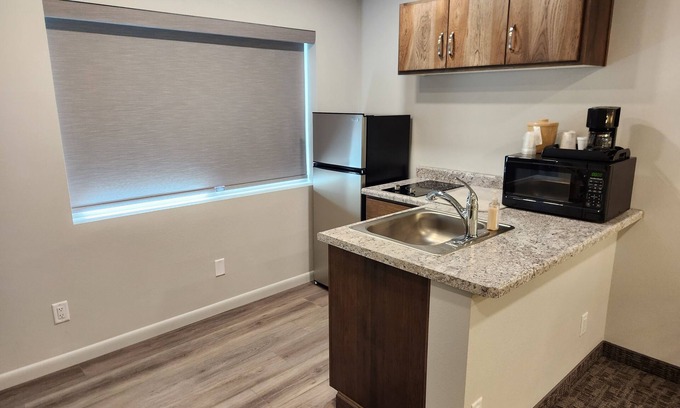 Bicknell Hotel | Aquarius Inn