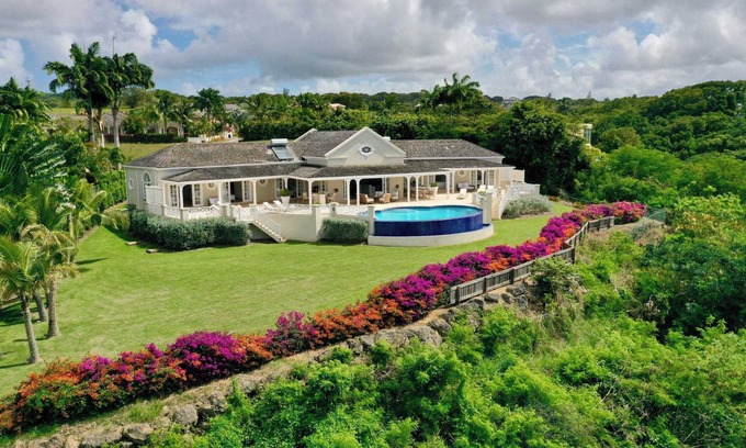 Lower Carlton Villa | Aquilae Summary: Beho