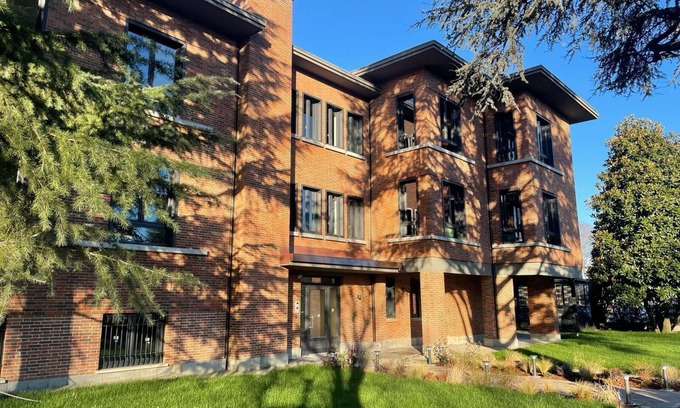 Aurora Apartment | AR Living Colletta Exclusive Apartment E2