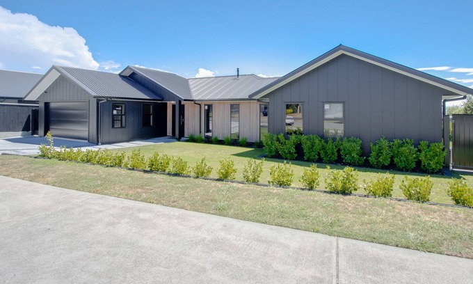 Havelock North House | ARATAKI LODGE - HAVELOCK NORTH HOLIDAY HOME in Havelock North