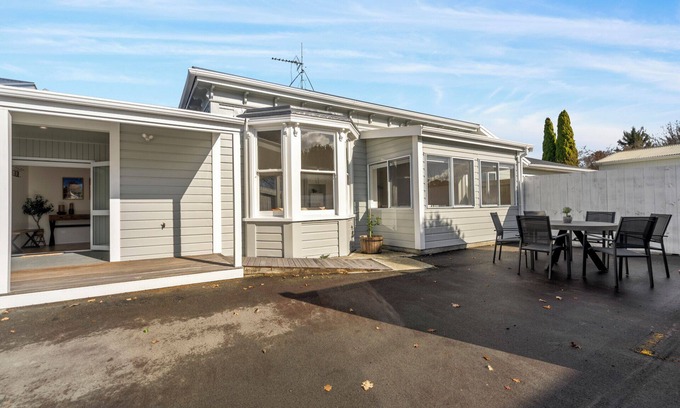 Greytown House | Arbor Villa - Greytown Holiday Home